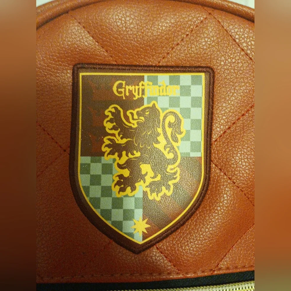 Harry Potter Hogwarts Gryffindor Mini Backpack - Picture 7 of 8